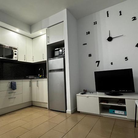 Moderno Apartamento Con Parking,Tarrassa, Barcelona Terrassa Bagian luar foto