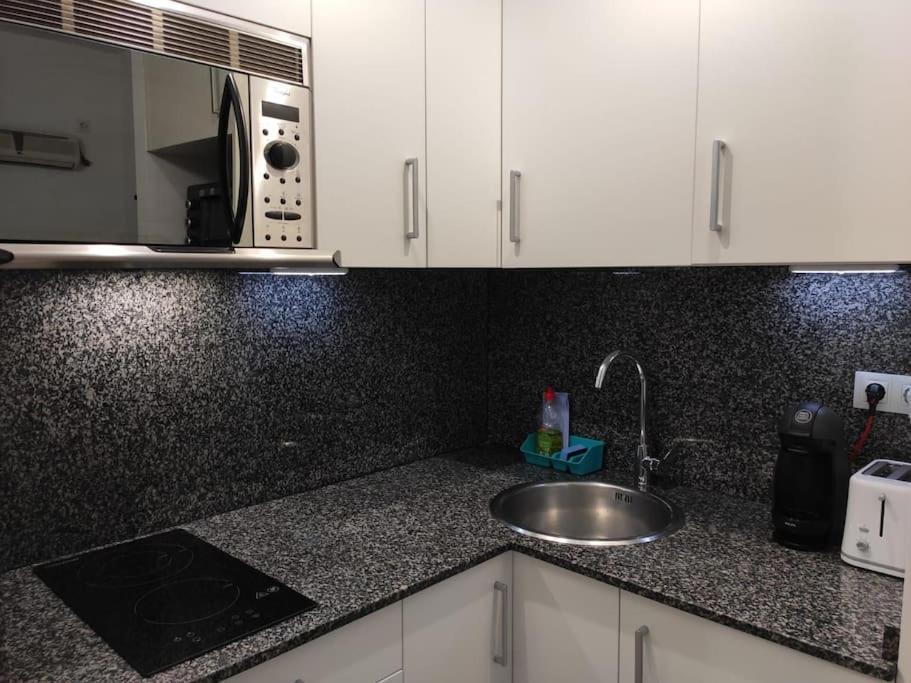 Moderno Apartamento Con Parking,Tarrassa, Barcelona Terrassa Bagian luar foto