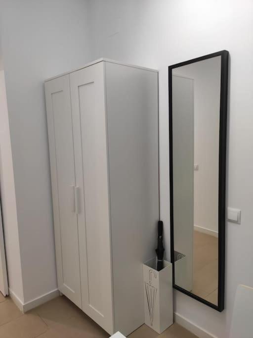 Moderno Apartamento Con Parking,Tarrassa, Barcelona Terrassa Bagian luar foto